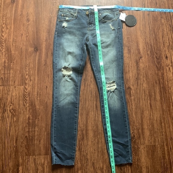 Articles of Society Sarah Jeans Distressed Skinny Leg Prairie Wash 26 Waist NWT - Picture 12 of 12